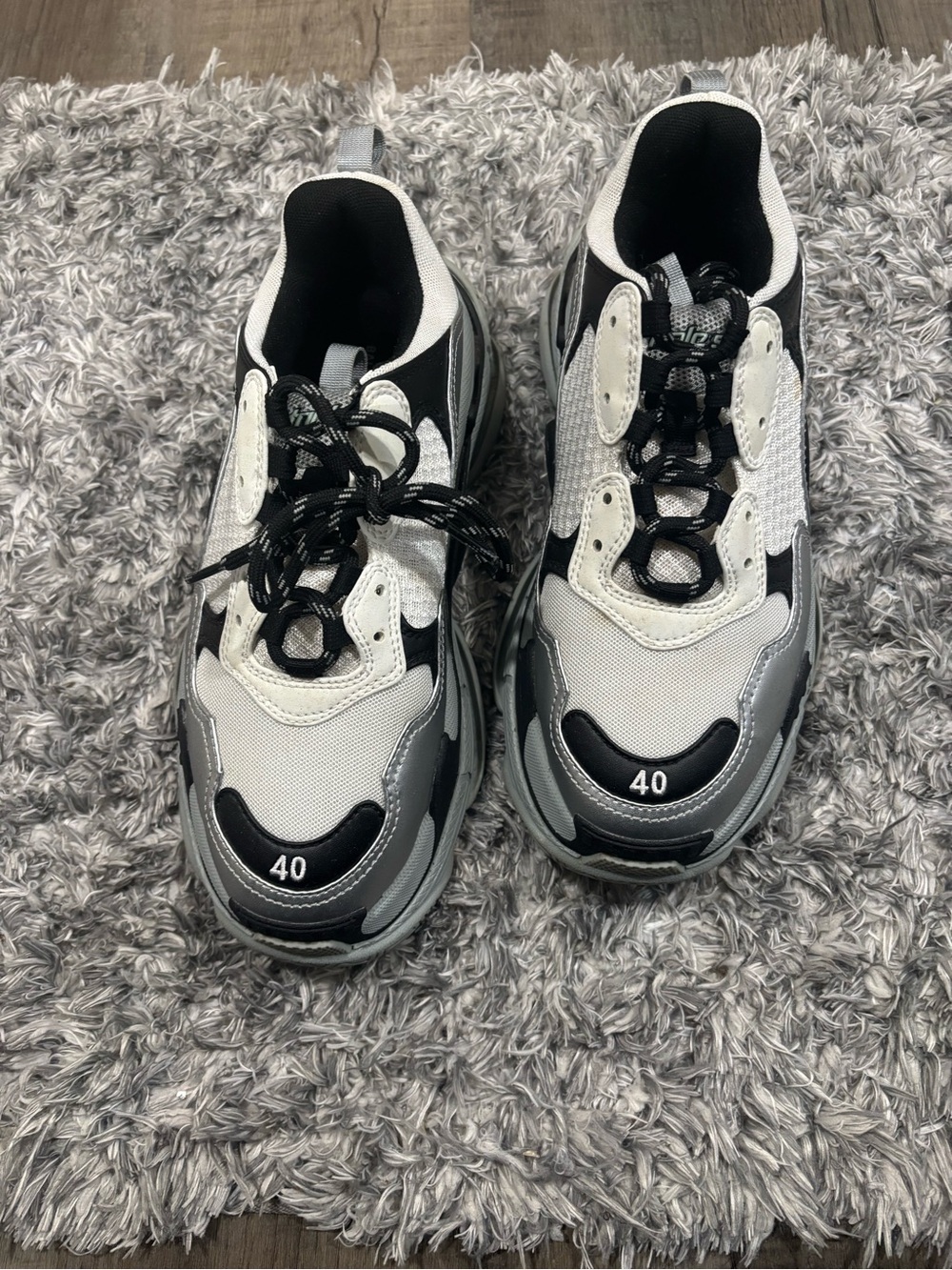 Good condition Balenciaga size 7